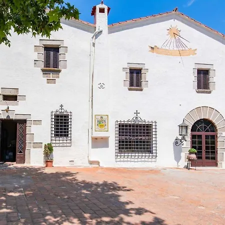 16th-century Masia With Pool And Chapel Сasa de vacaciones