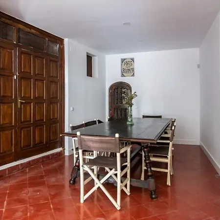 Сasa de vacaciones 16th-century Masia With Pool And Chapel Barcelona